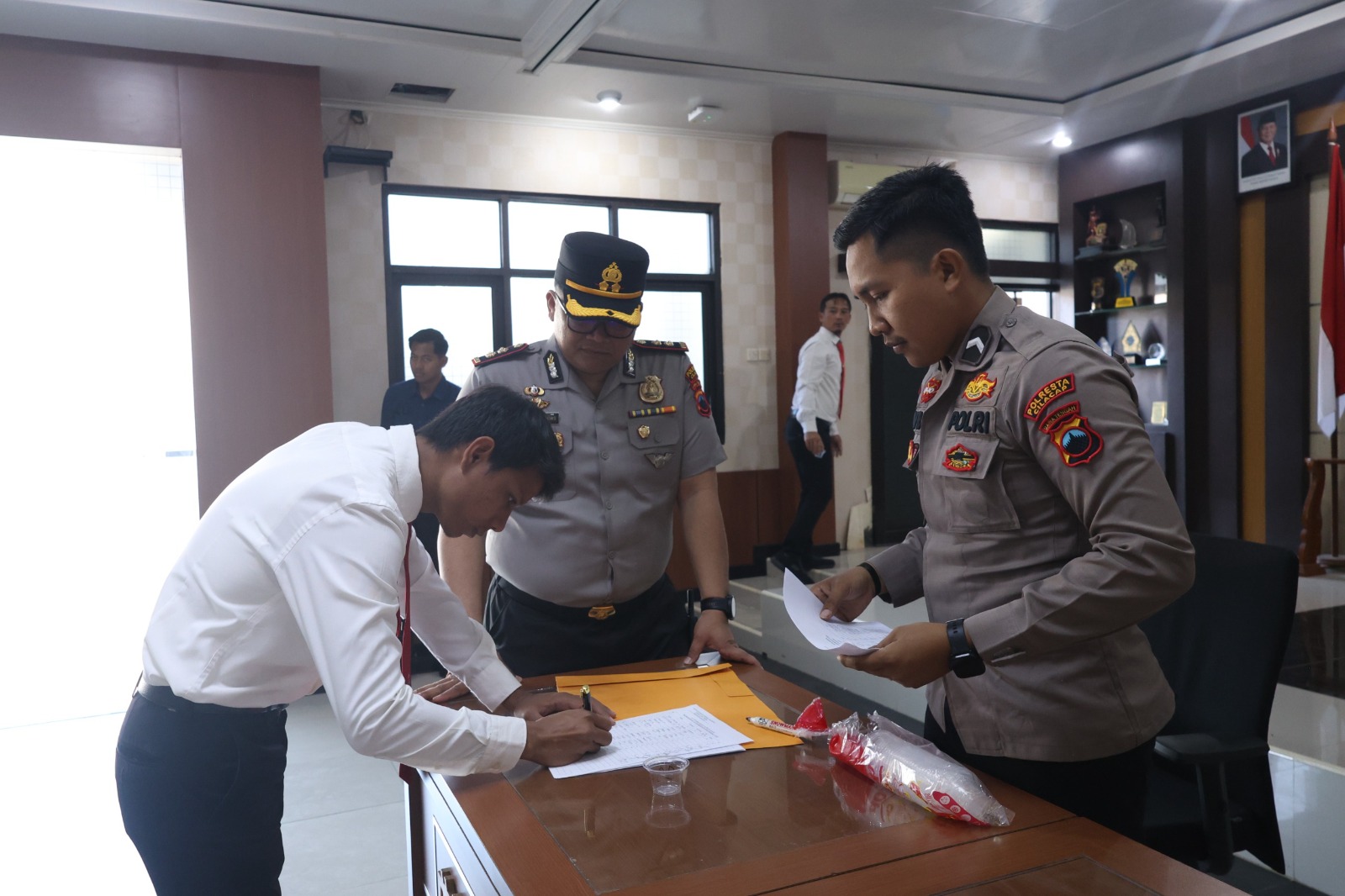 Jaga Disiplin dan Integritas, Polresta Cilacap Gelar Penegakan Disiplin dan Cek Urine Personel